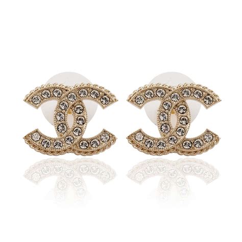 chanel jewelry rental|Now You Can Rent Dior & Chanel Jewelry For Under $30 So You .